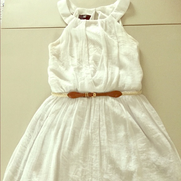 Iz Byer Dresses & Skirts - IIZ Byer White Dresss